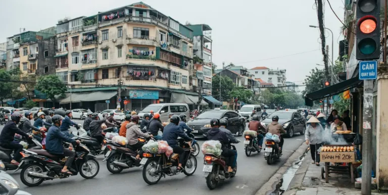 traffic in hanoi